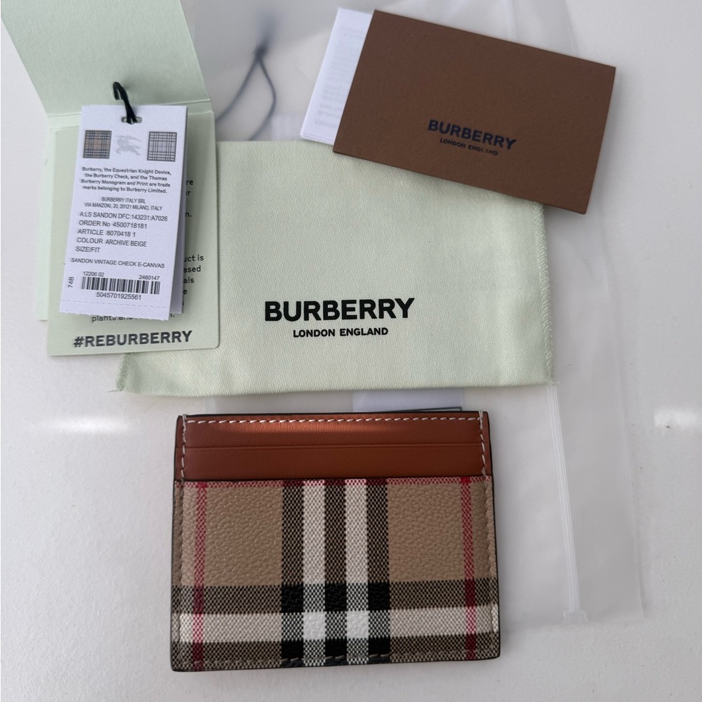 NEW & Authentic Burberry Check Pattern Card Holder in Archive Beige
